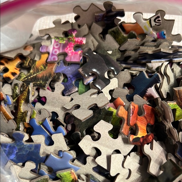 🔴3/$25🔴Ceaco Disney Encanto 1000 Piece Puzzle - Picture 3 of 5